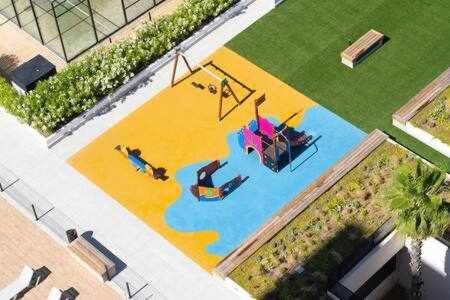 Apartamento De 3 Dormitorios Piscina Y Parking 칼페 외부 사진
