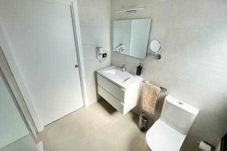 Apartamento De 3 Dormitorios Piscina Y Parking 칼페 외부 사진