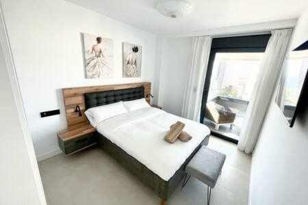 Apartamento De 3 Dormitorios Piscina Y Parking 칼페 외부 사진