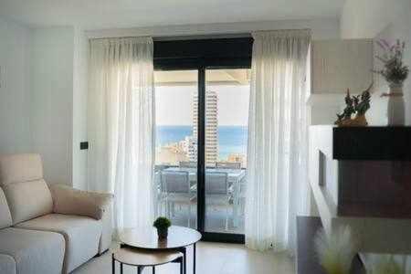 Apartamento De 3 Dormitorios Piscina Y Parking 칼페 외부 사진