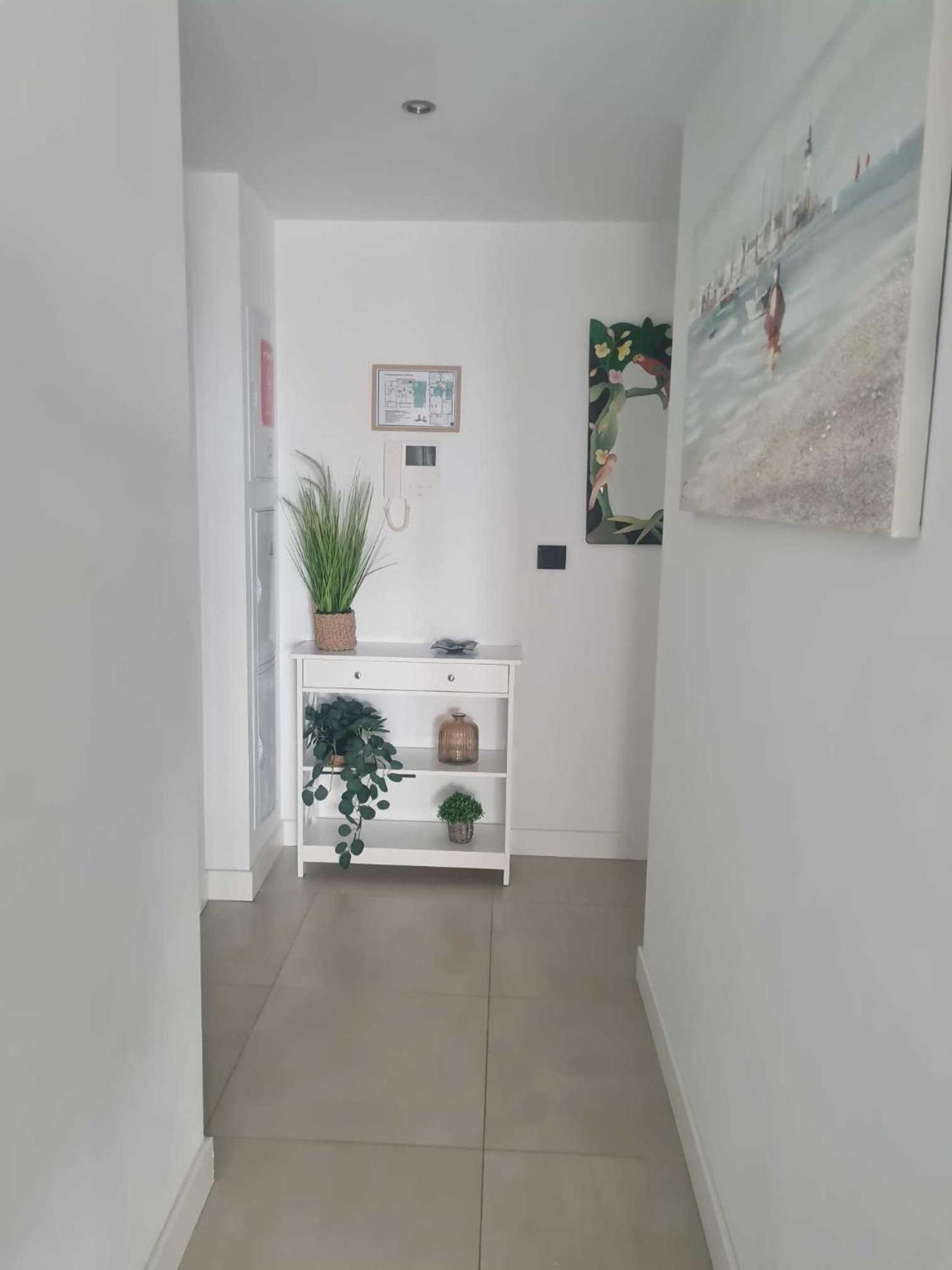 Apartamento De 3 Dormitorios Piscina Y Parking 칼페 외부 사진